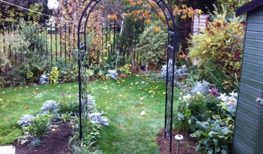Садовая арка для вьющихся растений