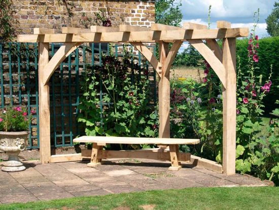 строительство арки в саду